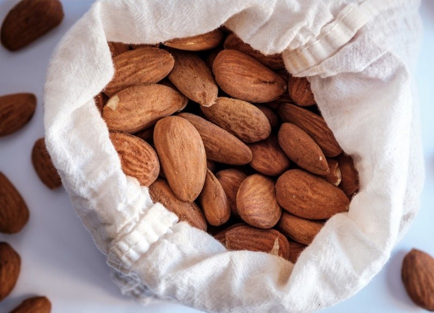 ¿Cuántas almendras debes consumir al día?